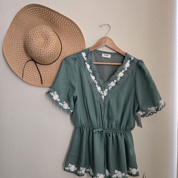 Kindred, Green Blouse with White Embroidery, Size M - Picture 1 of 8